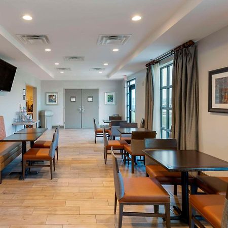 Comfort Inn & Suites East אלייז'ה מראה חיצוני תמונה