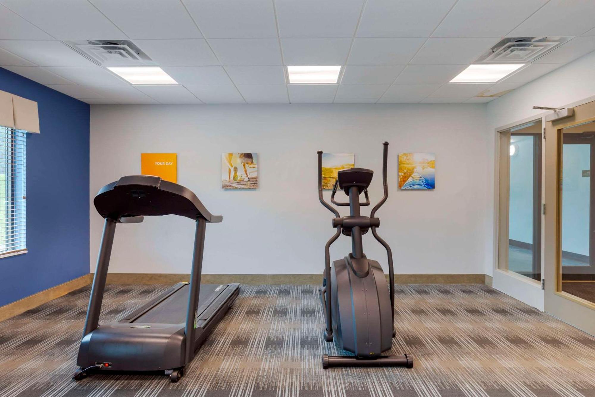 Comfort Inn & Suites East אלייז'ה מראה חיצוני תמונה