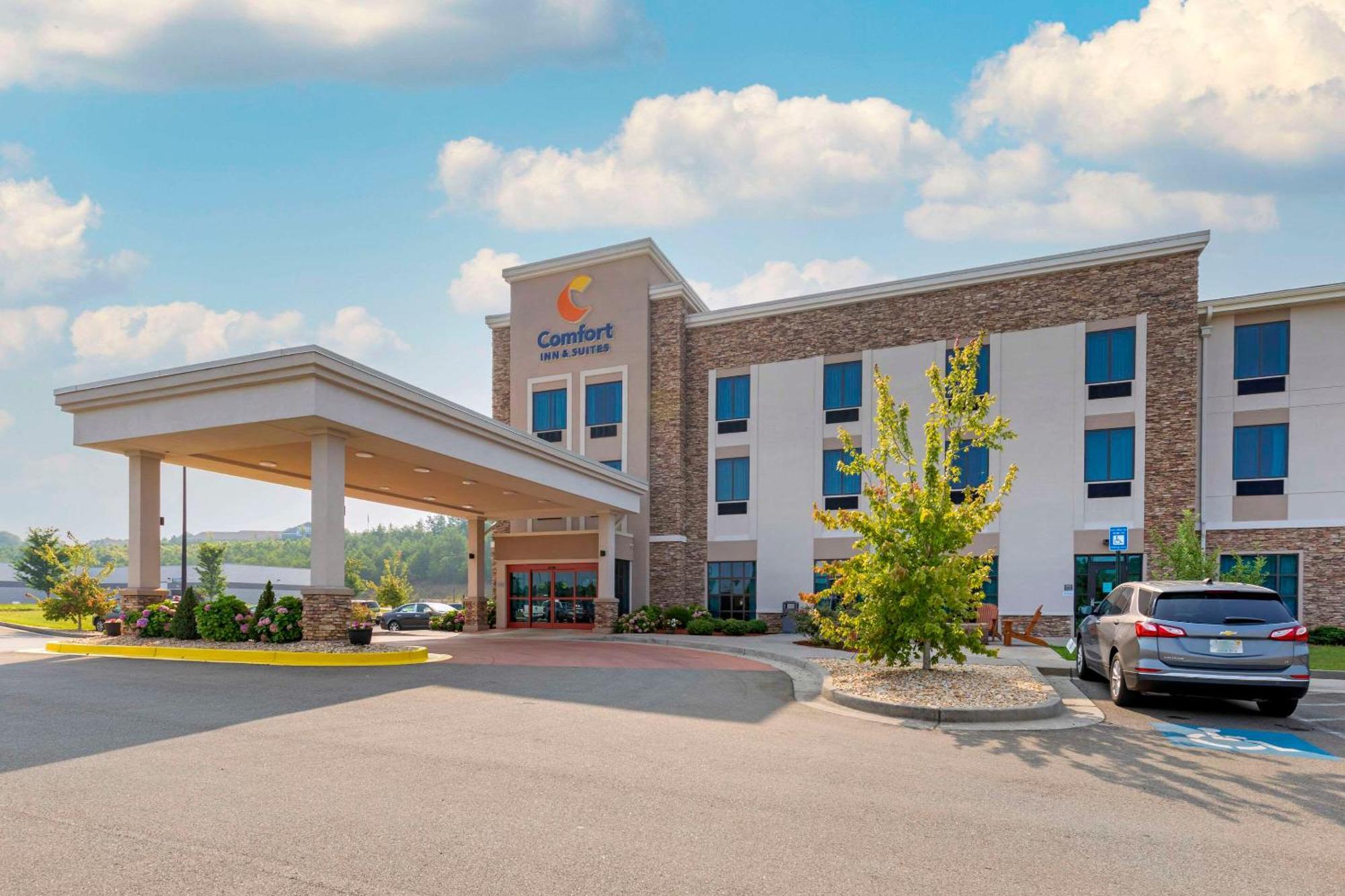 Comfort Inn & Suites East אלייז'ה מראה חיצוני תמונה