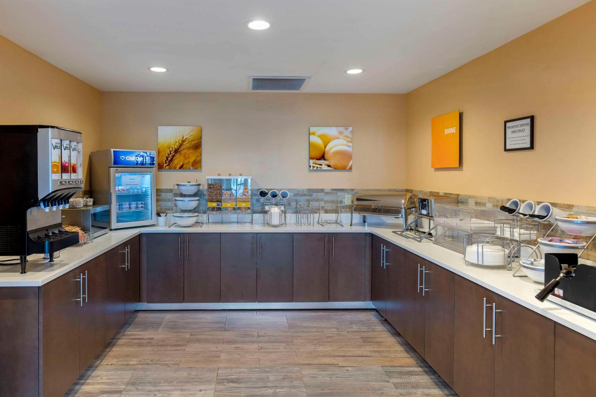 Comfort Inn & Suites East אלייז'ה מראה חיצוני תמונה