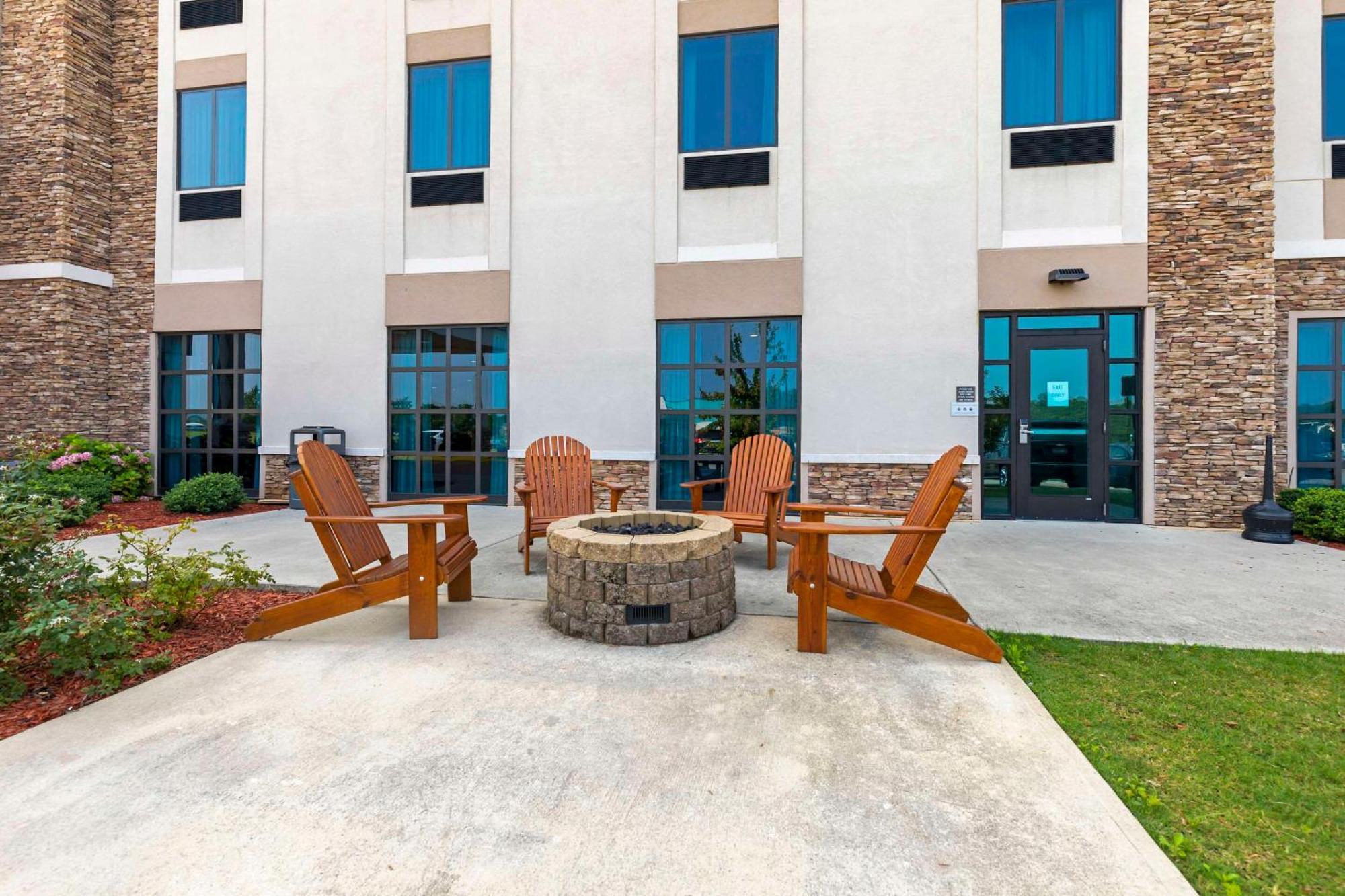 Comfort Inn & Suites East אלייז'ה מראה חיצוני תמונה