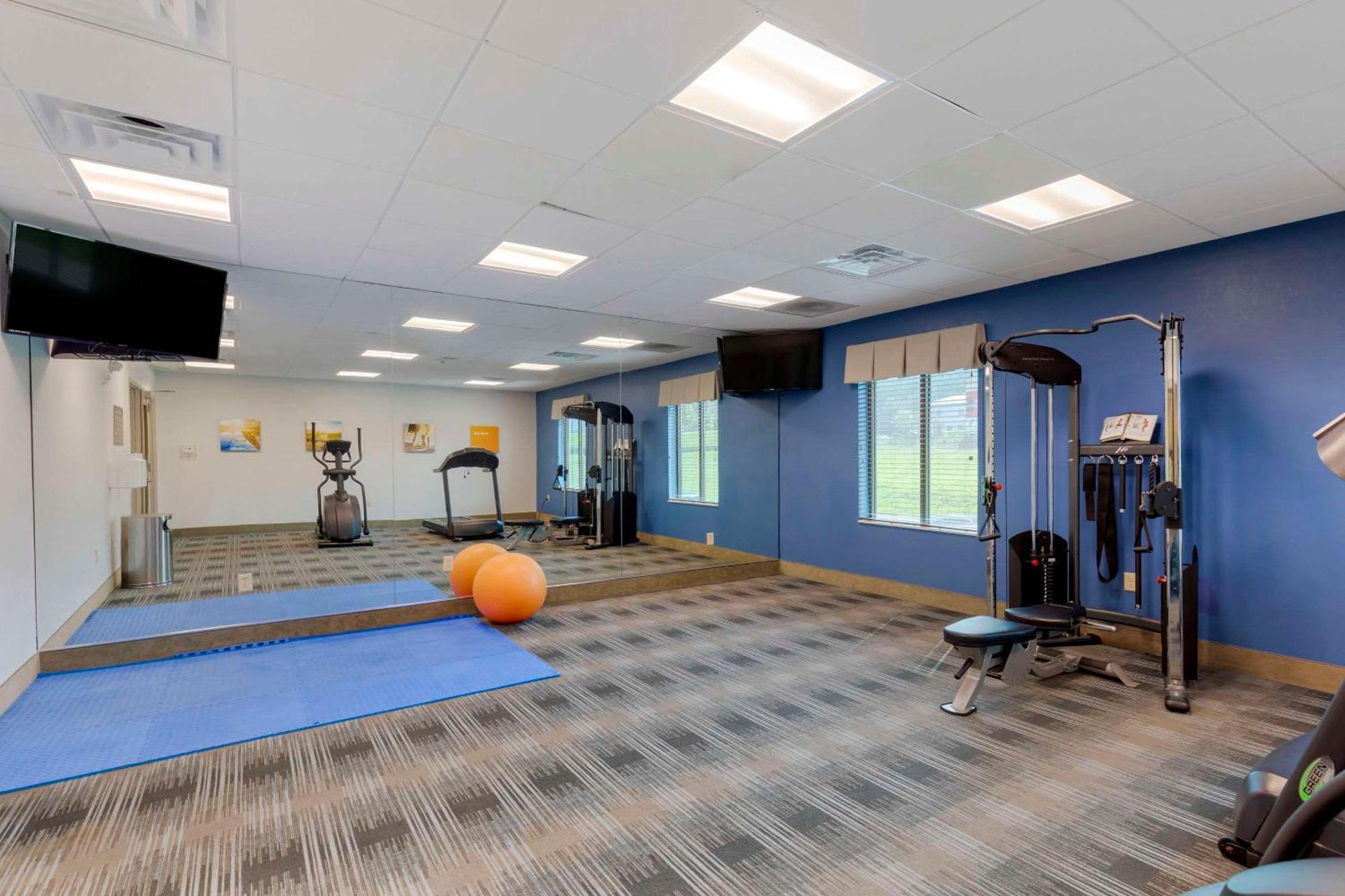 Comfort Inn & Suites East אלייז'ה מראה חיצוני תמונה