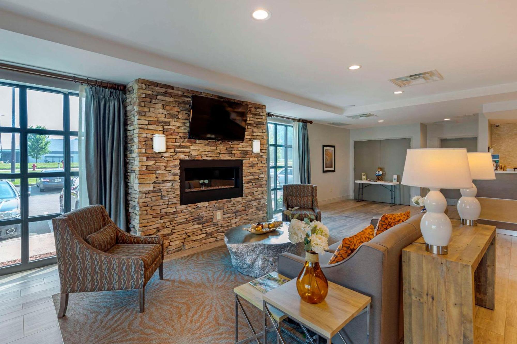 Comfort Inn & Suites East אלייז'ה מראה חיצוני תמונה