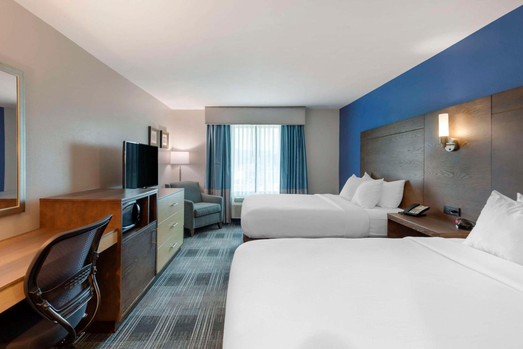 Comfort Inn & Suites East אלייז'ה מראה חיצוני תמונה