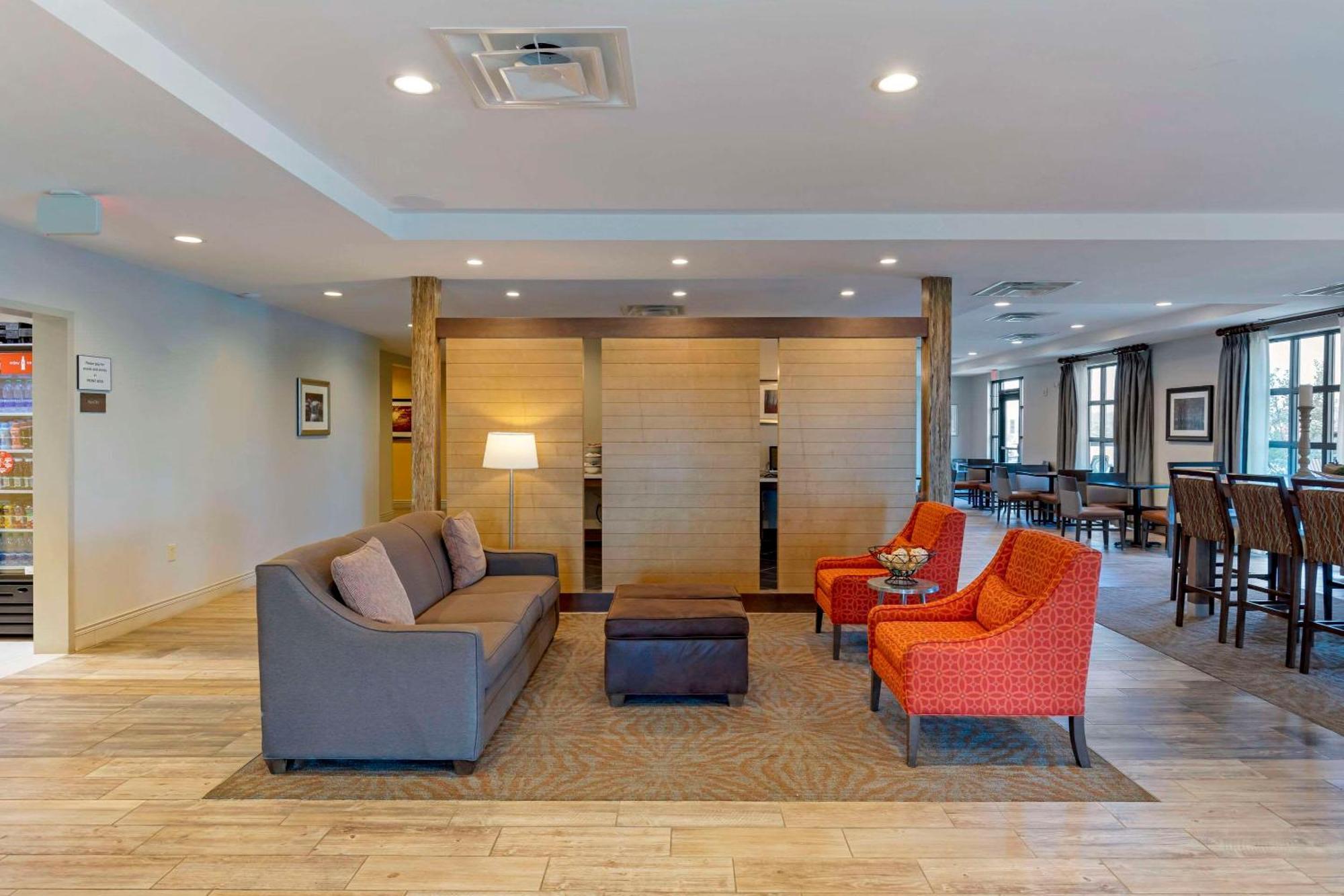 Comfort Inn & Suites East אלייז'ה מראה חיצוני תמונה