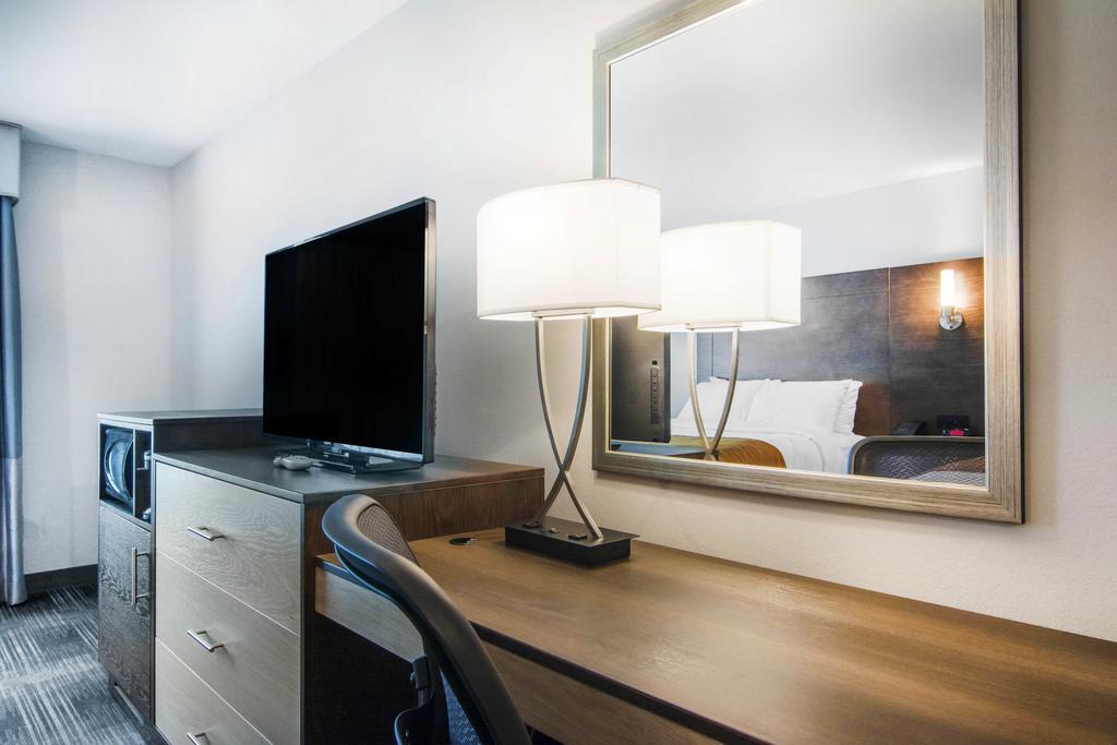Comfort Inn & Suites East אלייז'ה מראה חיצוני תמונה