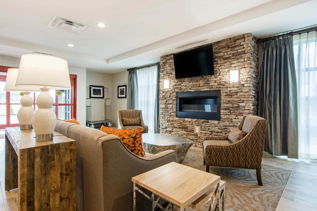 Comfort Inn & Suites East אלייז'ה מראה חיצוני תמונה