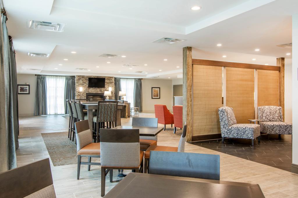 Comfort Inn & Suites East אלייז'ה מראה חיצוני תמונה
