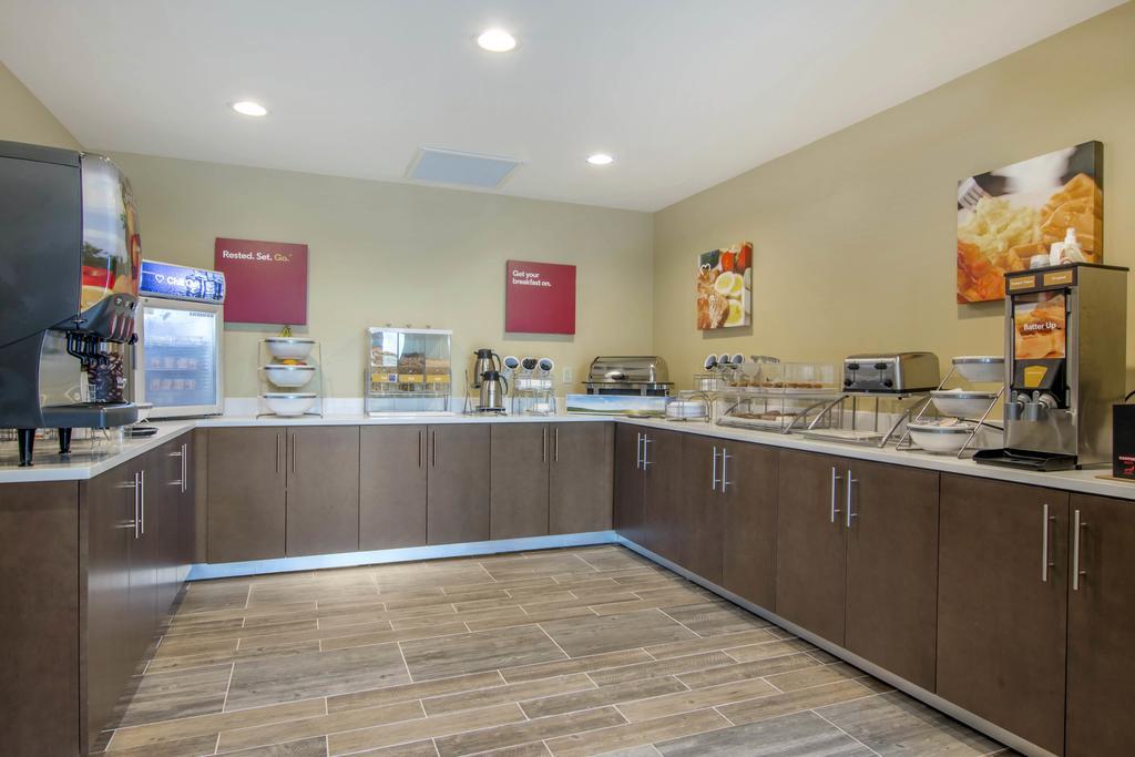 Comfort Inn & Suites East אלייז'ה מראה חיצוני תמונה