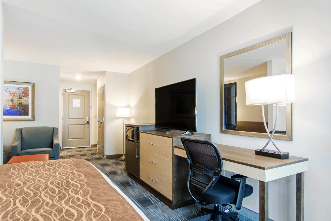 Comfort Inn & Suites East אלייז'ה מראה חיצוני תמונה