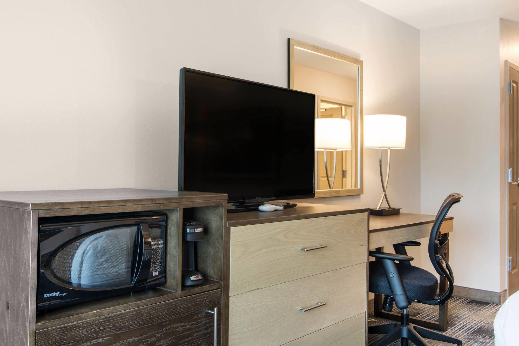 Comfort Inn & Suites East אלייז'ה מראה חיצוני תמונה