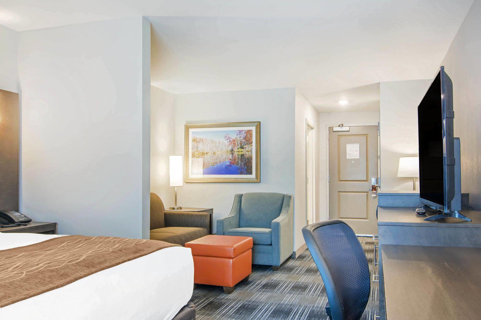 Comfort Inn & Suites East אלייז'ה מראה חיצוני תמונה